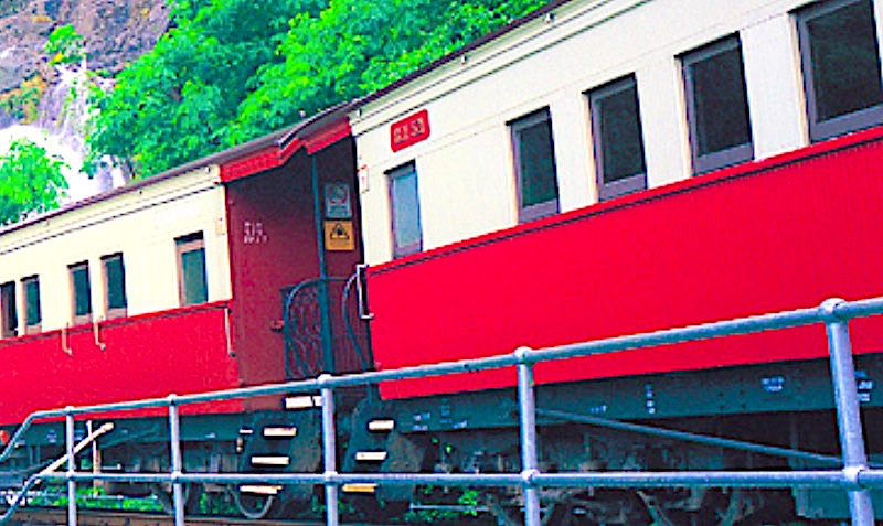 キュランダ 鉄道　ケアンズ